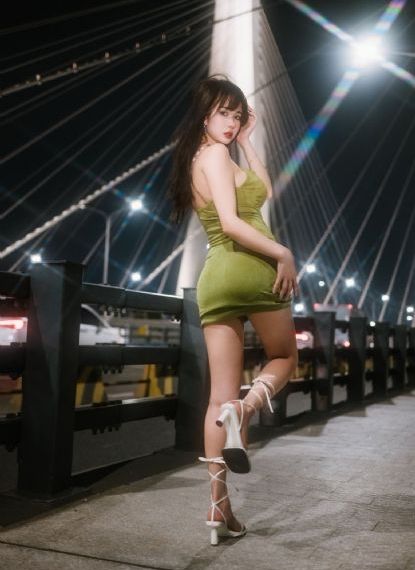 h电梯小组动漫旧番_JVID性感写真