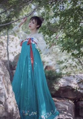 卡芙卡被扒开腿狂动漫_720免费全集观看